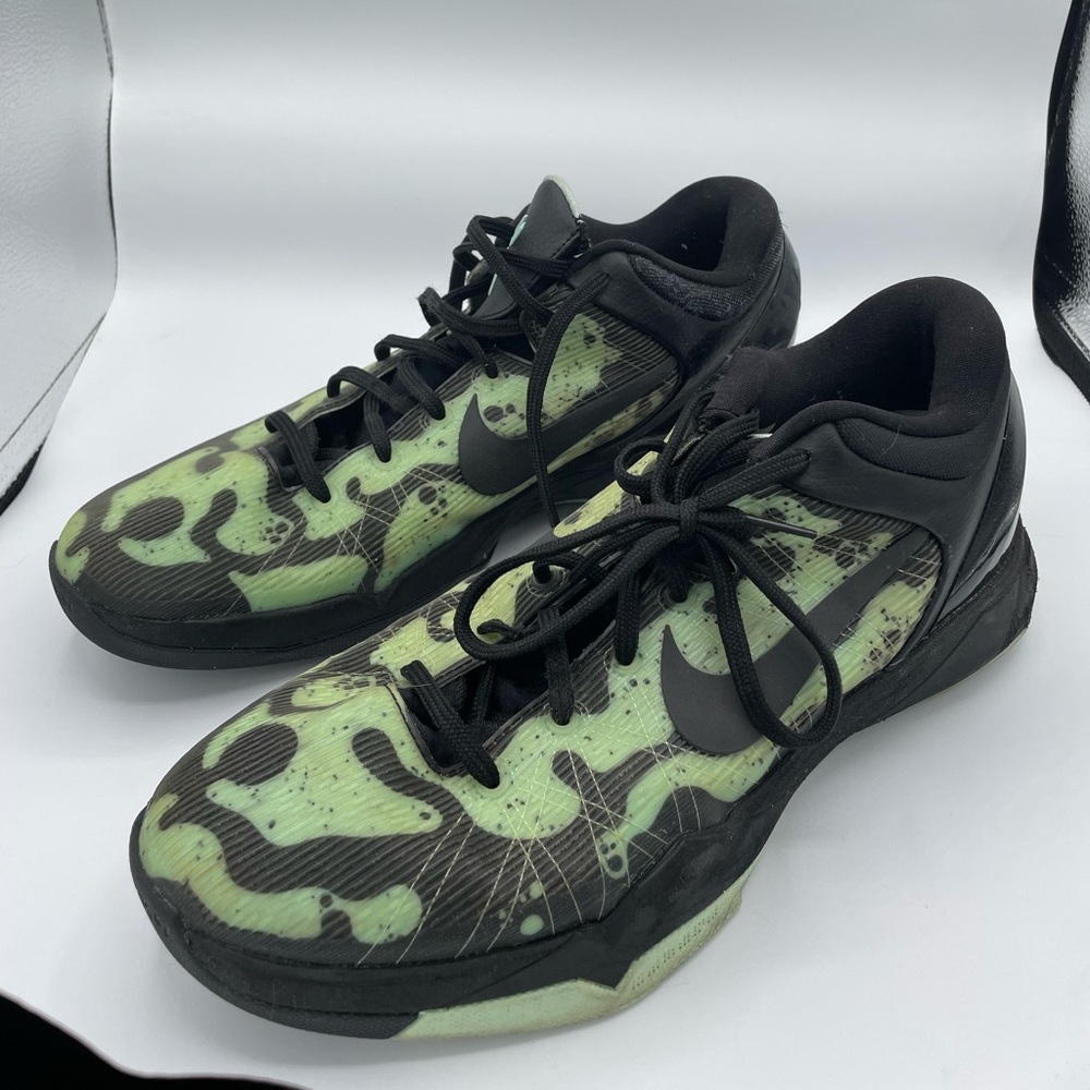 Nike Kobe 7 VII System Mint Poison Dart Frog Size 11 Sneakers.